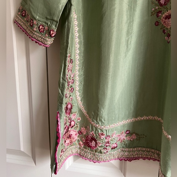 Pakistani Designer Green Silk Kurta Sharara Size M | Floral Embroidered Formal - Picture 2 of 7